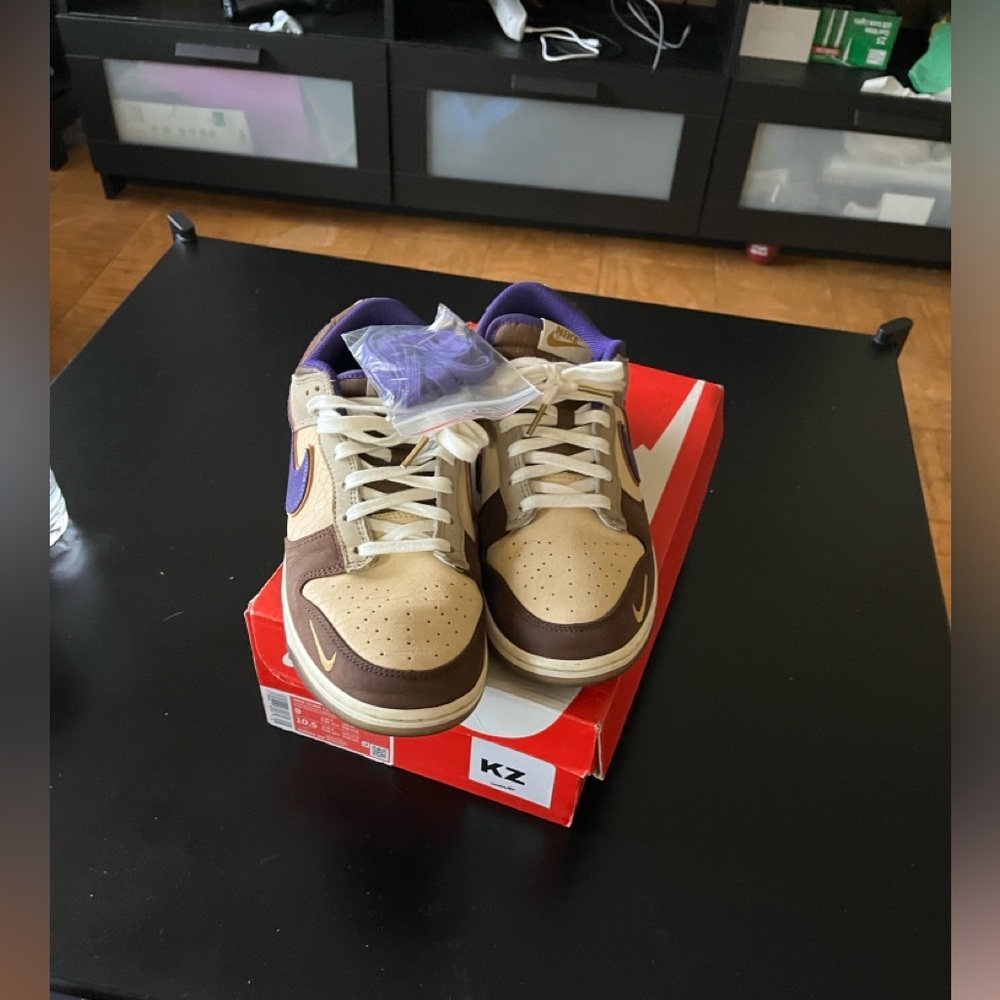 Nike Men's Tan and Purple Sneakers